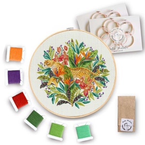 Cheetah embroidery Kit, embroidery kit, tutorial kit, beginner embroidery, illustration, embroidery