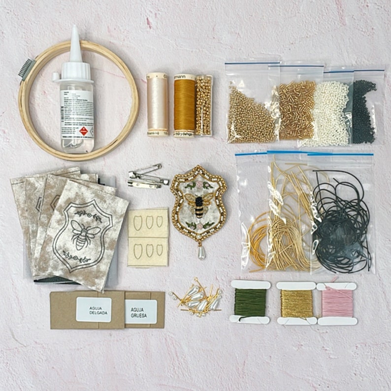 Bee Embroidery badge, Online class kit, bee brooch, online class, Martín Bordador, Hand Beading embroidery kit, diy embroidery kit, sequins image 5