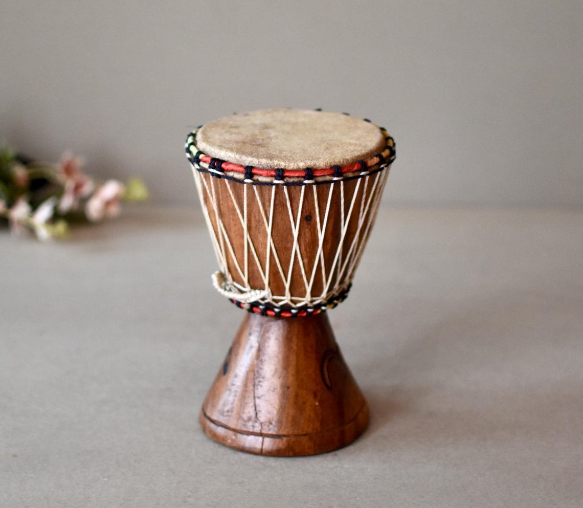 Vintage African Wooden Tarambuka African Drums Home Decor Bohemian Decor Collectable Drums, foto 3 di 5