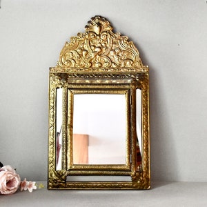 Espejos de pared de latón antiguo de principios del siglo XX con marco ajustable, espejo decorativo de tocador