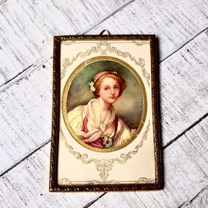 Carte postale victorienne antique dans le mur antique de décor de cadre en bronze remettant le décor