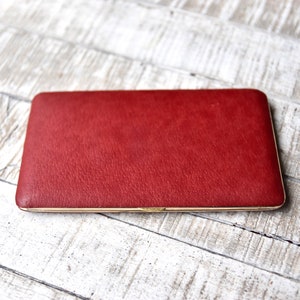 Portasigarette vintage in pelle rossa con custodia in metallo dorato