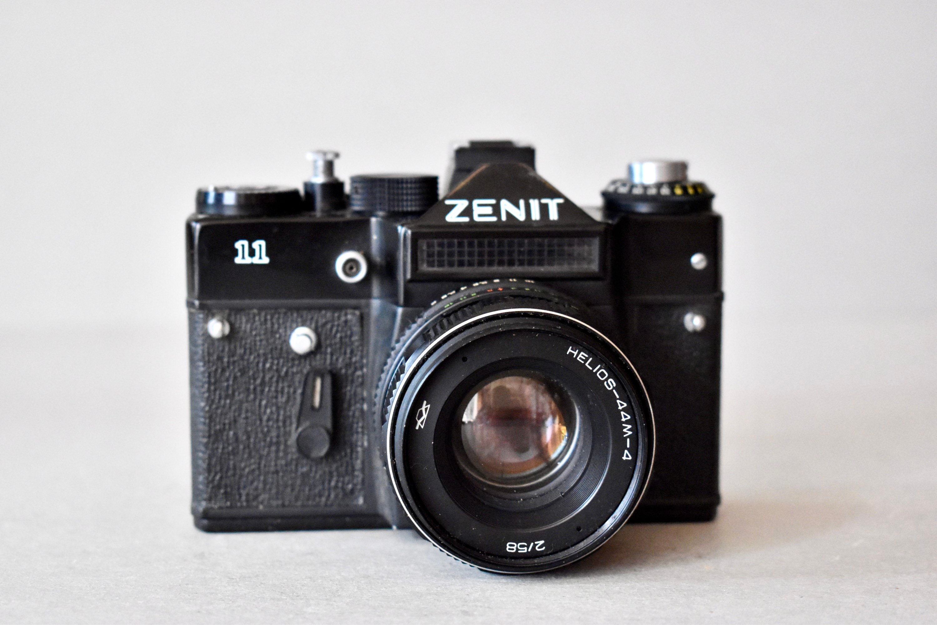 Vintage USSR Camera Zenit - 11 in Leather Case Soviet Fotografia