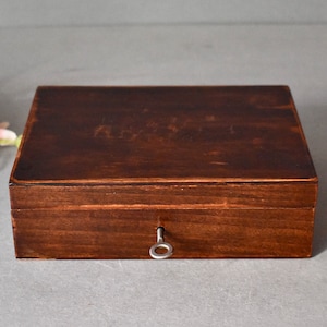 Scatola di tabacco in legno vintage Scatola di stoccaggio per sigarette Scatola di legno retrò
