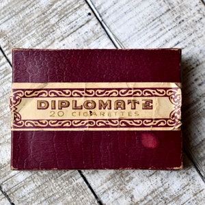 Scatola di sigarette vuota antica Scatola di sigarette da collezione diplomatica