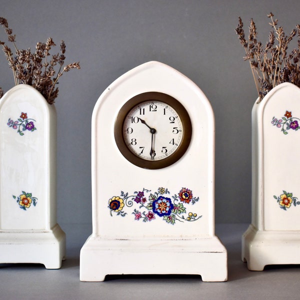 Horloge de table vintage en porcelaine, vases en porcelaine peints à la main, décoration d'intérieur, décoration de chalet