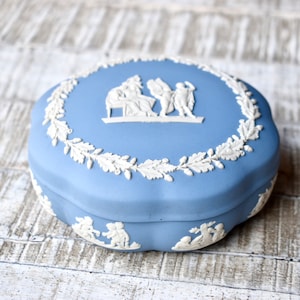 Vintage Porcelain Jewelry Box Wedgwood Women Vintage Gift Trinkets Box