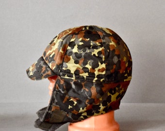Zabytkowa niemiecka zimowa czapka wojskowa w kamuflażu Polar Tank Division