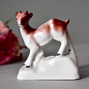 Decoração de casa de porcelana búlgara vintage, estatueta de coleção de veados de porcelana