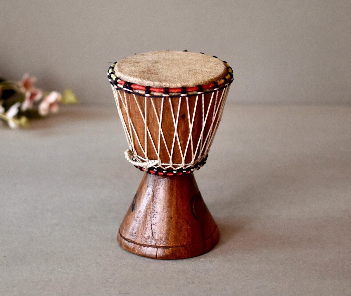 Vintage African Wooden Tarambuka African Drums Home Decor Bohemian Decor Collectable Drums, foto 4 di 5