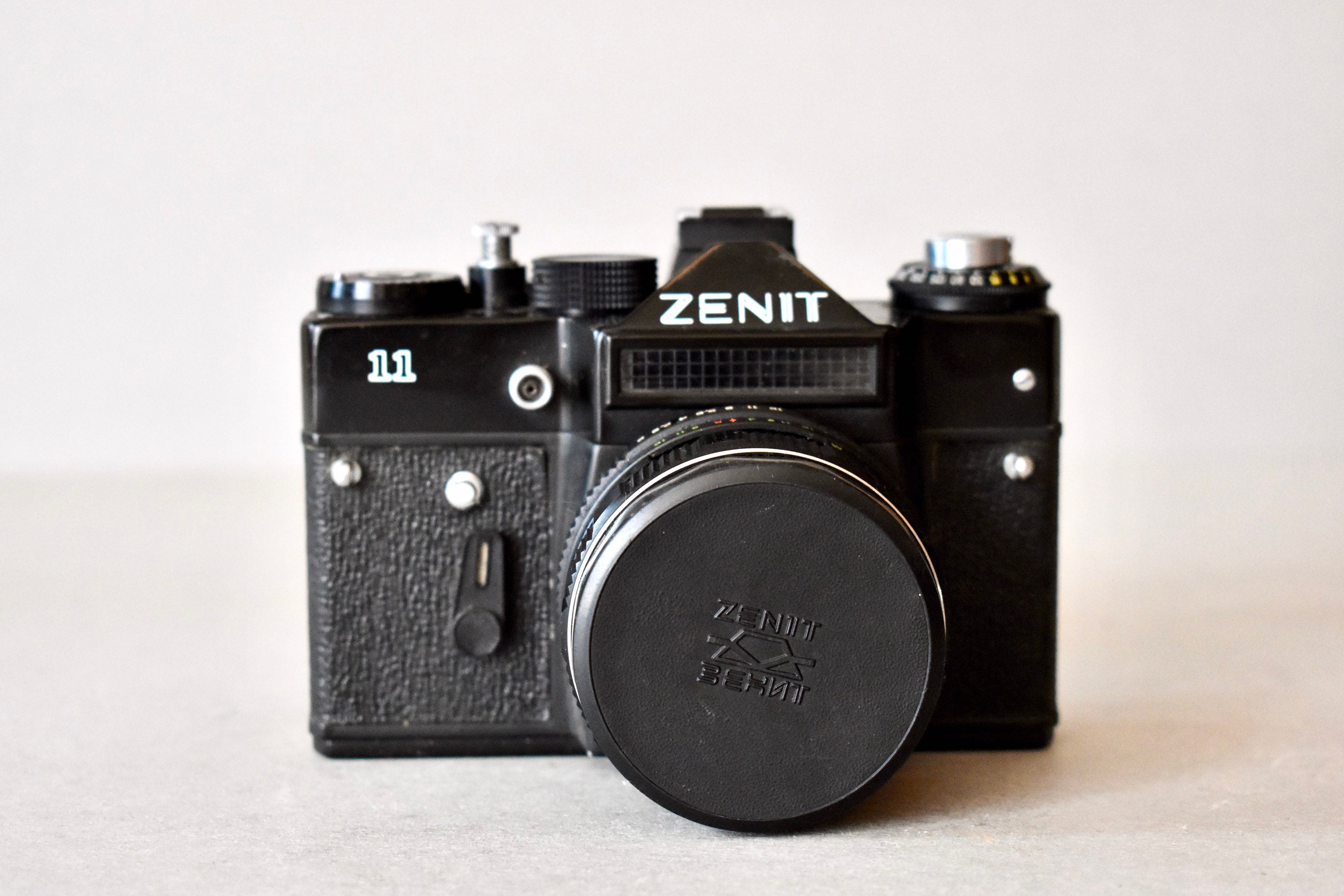 ヴィンテージ ソ連カメラ ゼニット - 11インチ レザーケース ソビエト