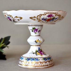 Antique Meissen Porcelain Augustus Rex Style 19th  Century Porcelain Bonbonniere