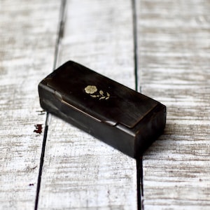 Antique Small Snuff Box Black Bone Box Tobacco Storage Box