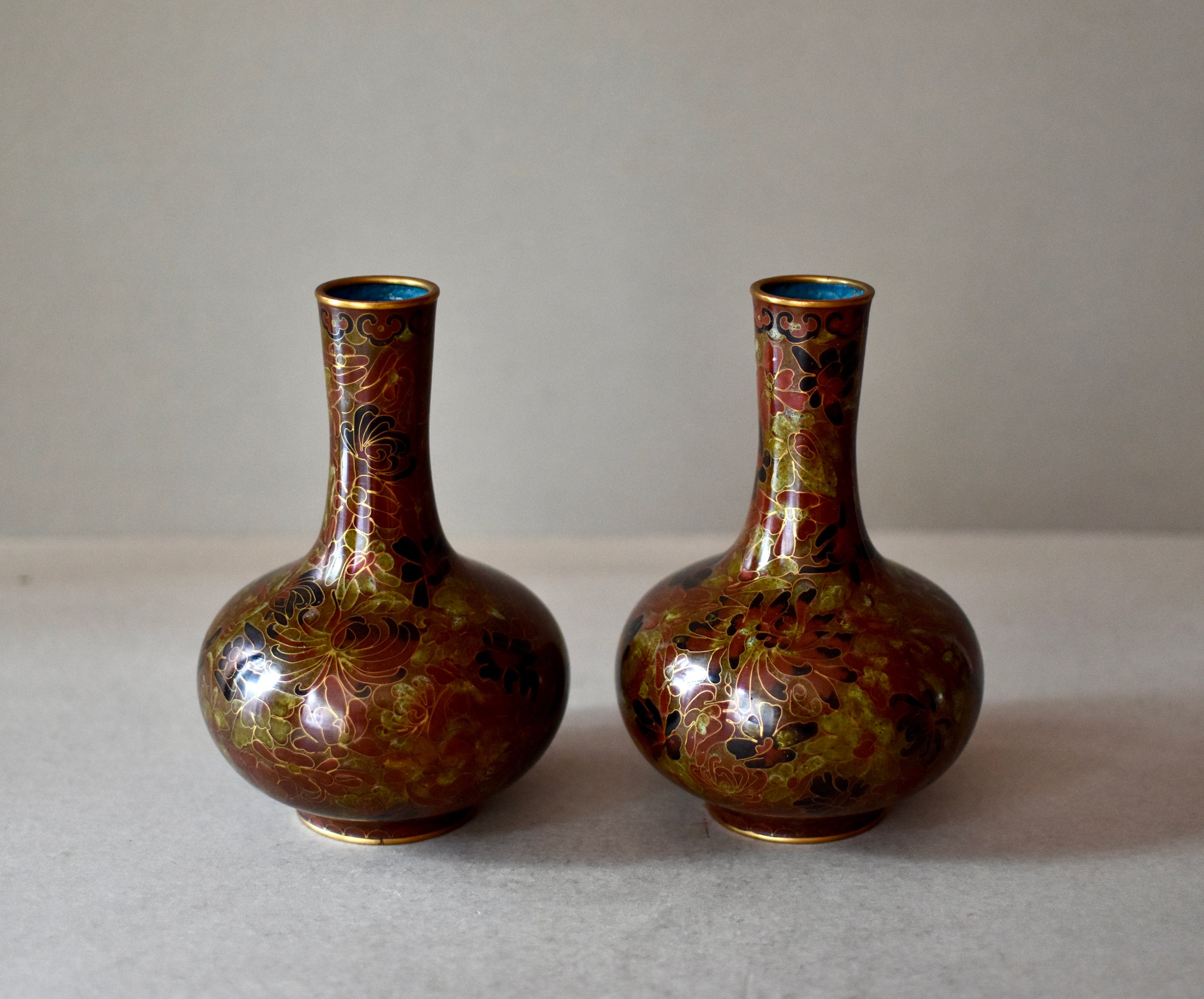 JINGFA エナメル塗装の花柄装飾花瓶（高さ約21cm）