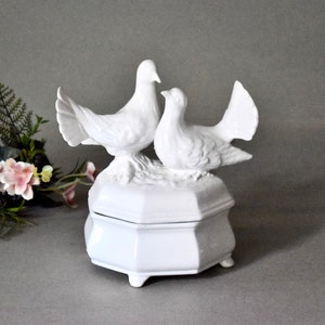 Vintage White Ceramic Jewelry Box Bassano Italy Home Decor Pigeons Box