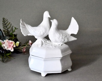 Vintage White Ceramic Jewelry Box Bassano Italy Home Decor Pigeons Box