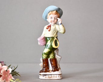 Figura de porcelana vintage de un niño pequeño, decoración vintage de porcelana de Europa Occidental para el hogar.