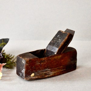 Antique Wood Carpenter&#39;s Planer Wood Molding Tools
