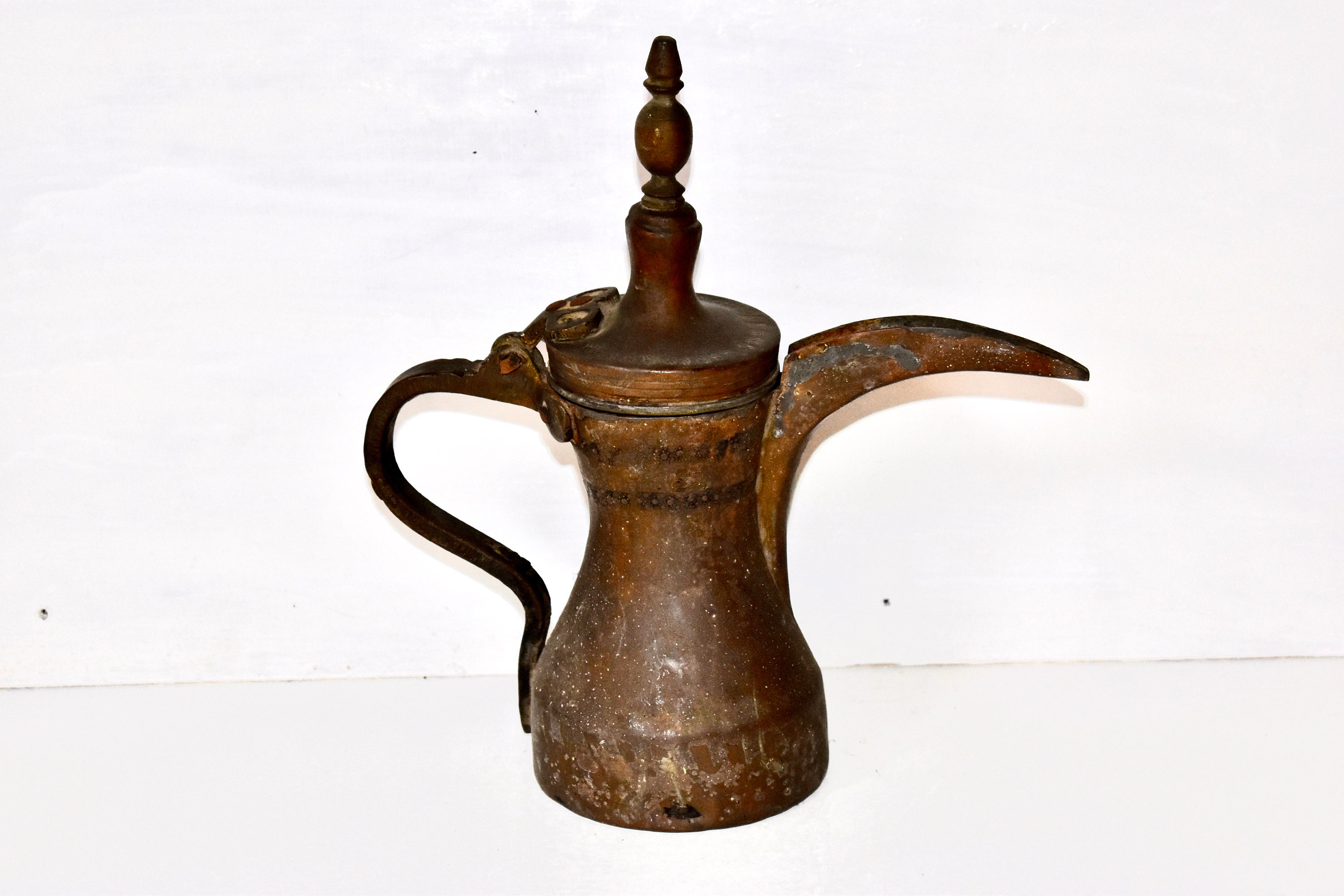 Antiguo café turco Ibrik antigua jarra de cobre turco café