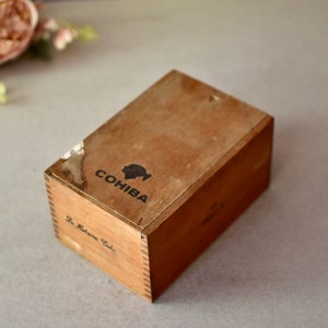 Vintage Wooden Tobacco Box Cigar  Box Retro Wooden Box