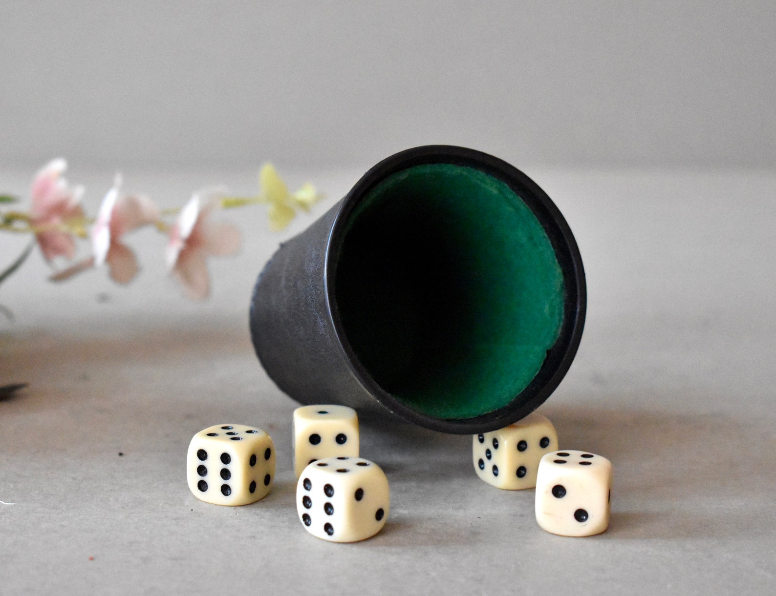 Vintage Barbut Game Set Dice Plastic Cup Dice Game Set - Etsy