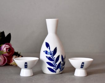 Vintage Porcelain Pitcher Set Sake Serving Jug Sake Cups Japanese Drink Set