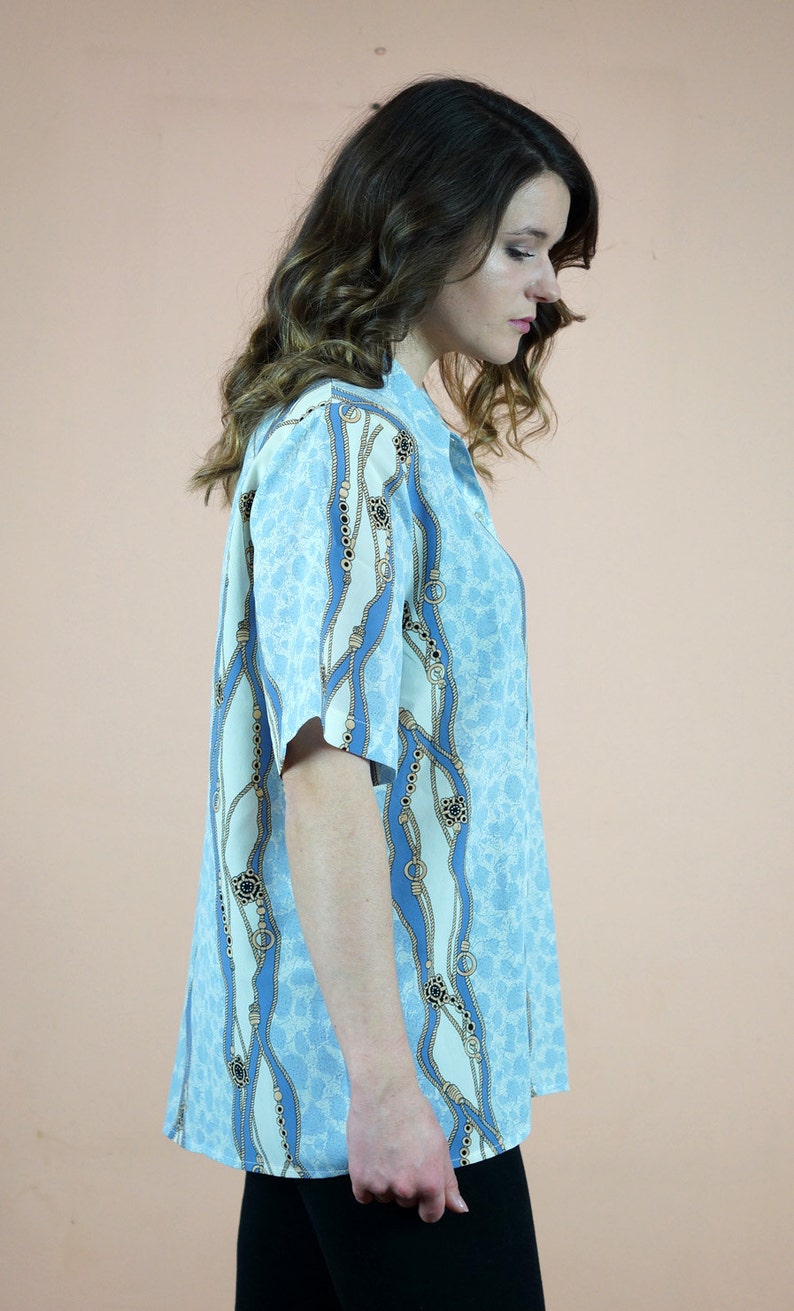 Beautiful Vintage blue and white shirt loose and Comfortable oversized Blouse abstract print from 80s