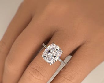 Bague de fiançailles allongée en moissanite taille coussin de 5,00 carats, halo caché en argent sterling vermeil