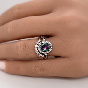 Fascia curva, anello curvo per set, anello montato, diamanti rotondi simulati