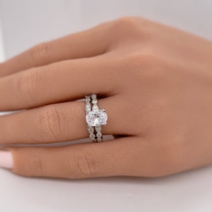 1.50ct Oval Art Deco Engagement Ring Set,  Bridal Set, Simulated Diamonds in Sterling Silver with Art Deco Design