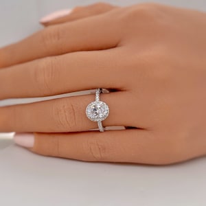 1.00ct  Oval Moissanite Engagement Ring, 14k Solid Gold Oval Wedding Ring, Oval Moissanite Halo Classic Engagement Ring, Bridal Ring