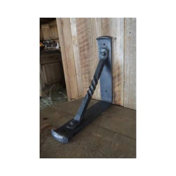 Rustic Iron Corbel Shelf Bracket, Heavy Duty Wrought Iron Support, Farmhouse Decor