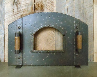 Puerta de horno de pizza independiente con arco mediterráneo
