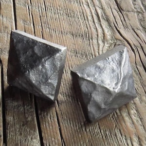 1” Hammered Pyramid Head Decorative Screw - Set of 24