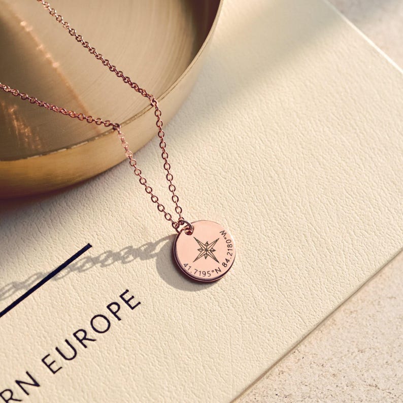 Collar de brújula personalizado en plata de ley, collar de coordenadas personalizado, collar de graduación, regalo para ella, collar para mejor amiga, FN-40 imagen 5