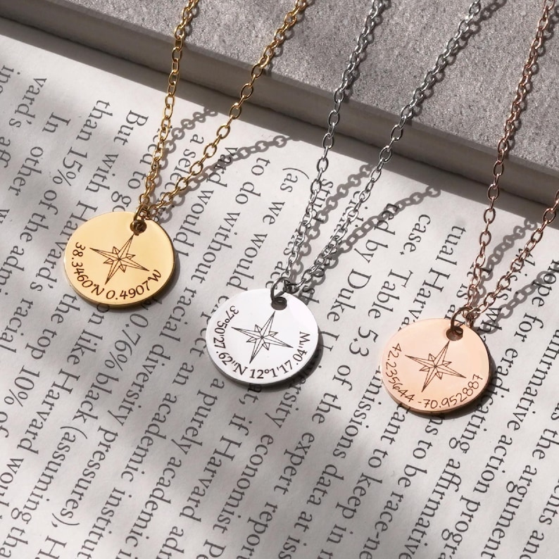 Collar de brújula personalizado en plata de ley, collar de coordenadas personalizado, collar de graduación, regalo para ella, collar para mejor amiga, FN-40 imagen 2