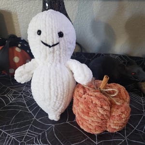 KNITTED ghost and pumpkin pattern