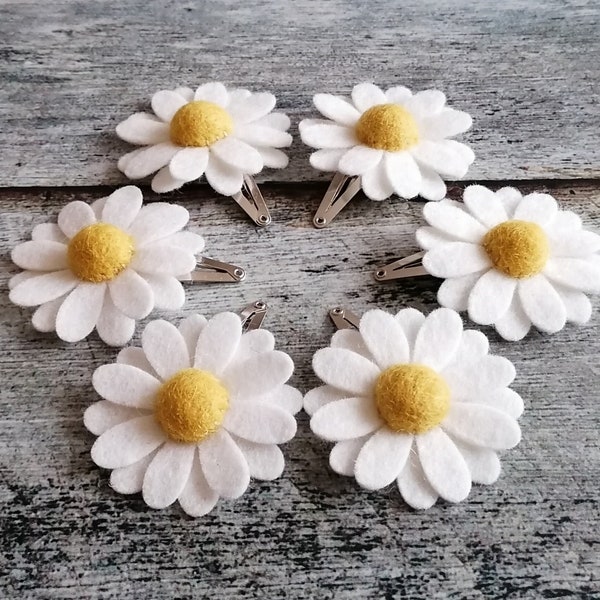 Set of 2 Daisy hair clips snap, Wool Felt White Flower hairclips for girls and women, country wedding flower girl small gift idea