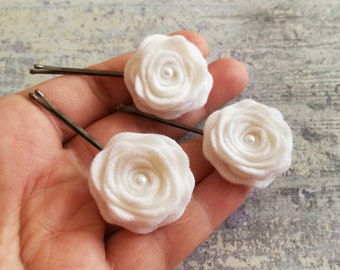 Set of 3 White Flower Bridal bobby pins, Small White Rose hair clips, wedding hair clips, First communion hair accessories