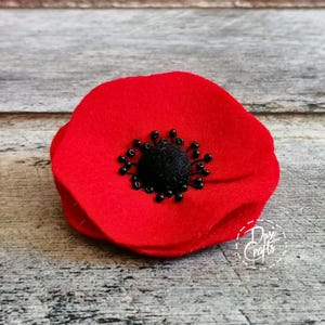 Red Poppy brooch, Wool felt flower brooch Red Purple Accsesory, Remembrance Day poppy
