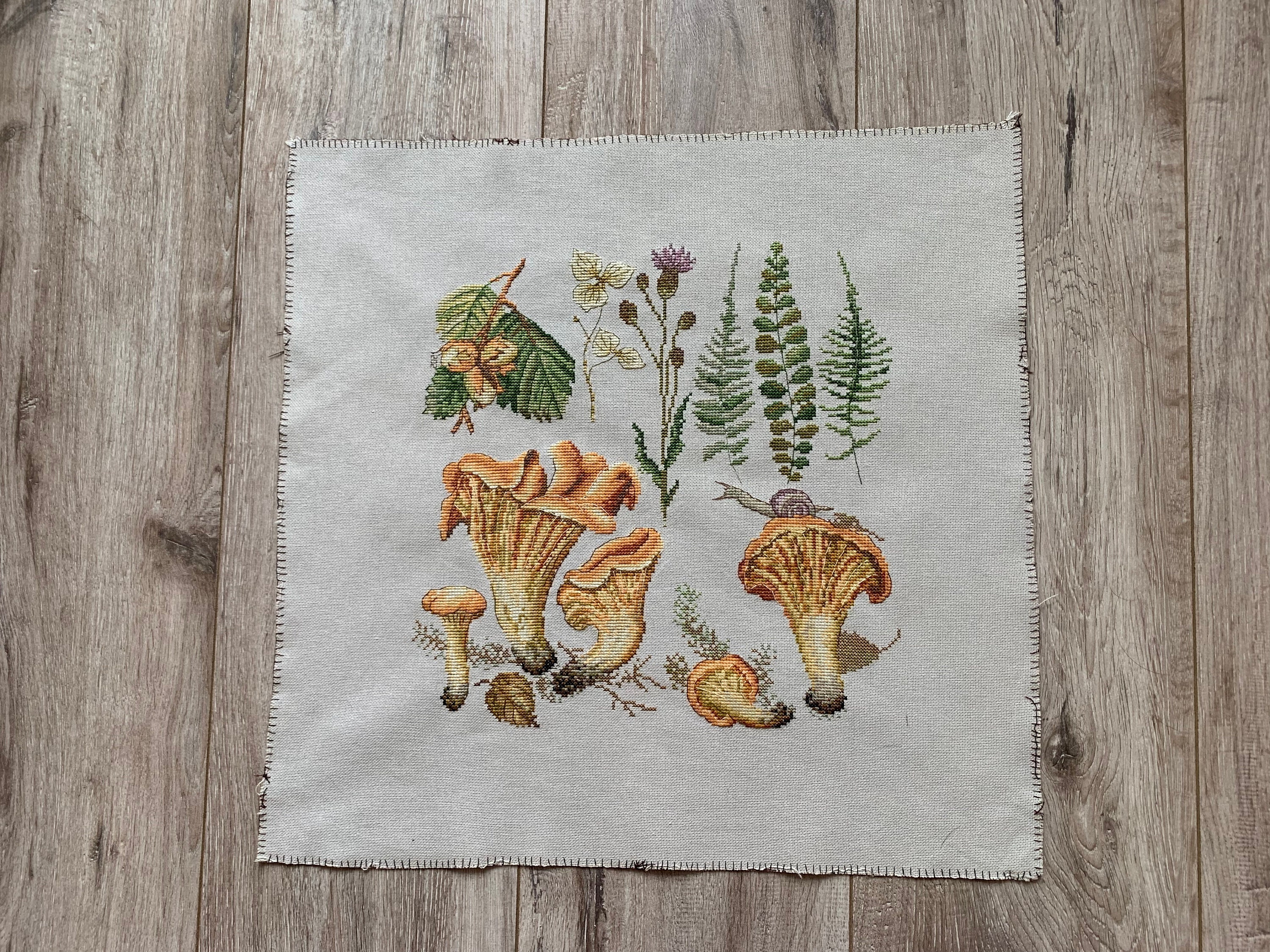 Povitrulya Kreuzstich-Lesezeichen 'Roter Pilz' – DIY Set Mit Allem Zubehör