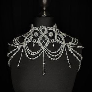 Zilveren statementketting bruid, schoudersieraden bruiloft, zilveren statementketting, jurksieraden
