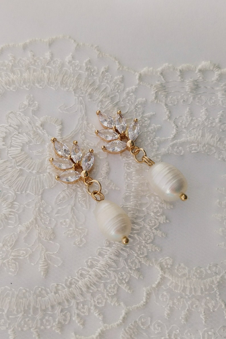 Wedding earrings pearl and crystal Bridal Pearl Earrings Etsy