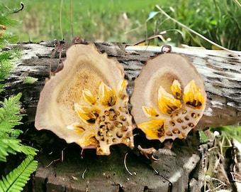 Sunflower necklace, Deer antler pendant, Ethical source horn, Hand painted jewelry, Wildflower accessory, Garden nature lover