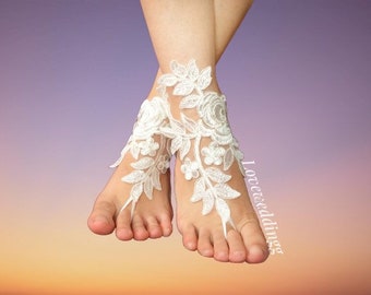 pieds nus en dentelle ivoire, sandales aux pieds nus, sandales de mariage de plage, sandales de mariée, accessoires de mariage, accessoires de mariée, cadeau de jour de mariage