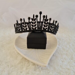 wedding hair accessories black, halloween wedding tiara, bridal accessories, goth wedding accessories, boho bridal shower