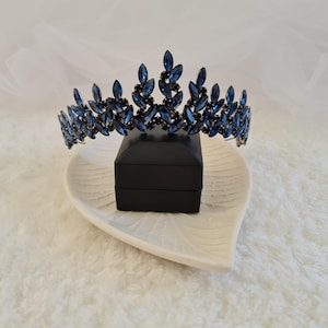 blue crystal tiara, navy blue crown, navy tiara, wedding hair accessories, dark blue crown, bridal crown, flowergirl crown, bridal tiara