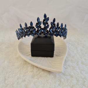 wedding crown for bride, hair accessories wedding, wedding crown, navy blue tiara, wedding hair crown, blue crystal tiara, bride accessories
