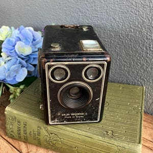 Vintage Kodak Six - 20 Brownie C film camera.