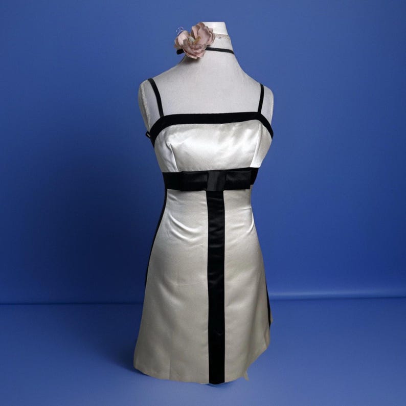 Vestido vintage sin tirantes BCBG Max Azria color marfil / Boda / Inspirado en Chanel / Lujoso imagen 2